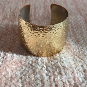 gold chunky bracelet